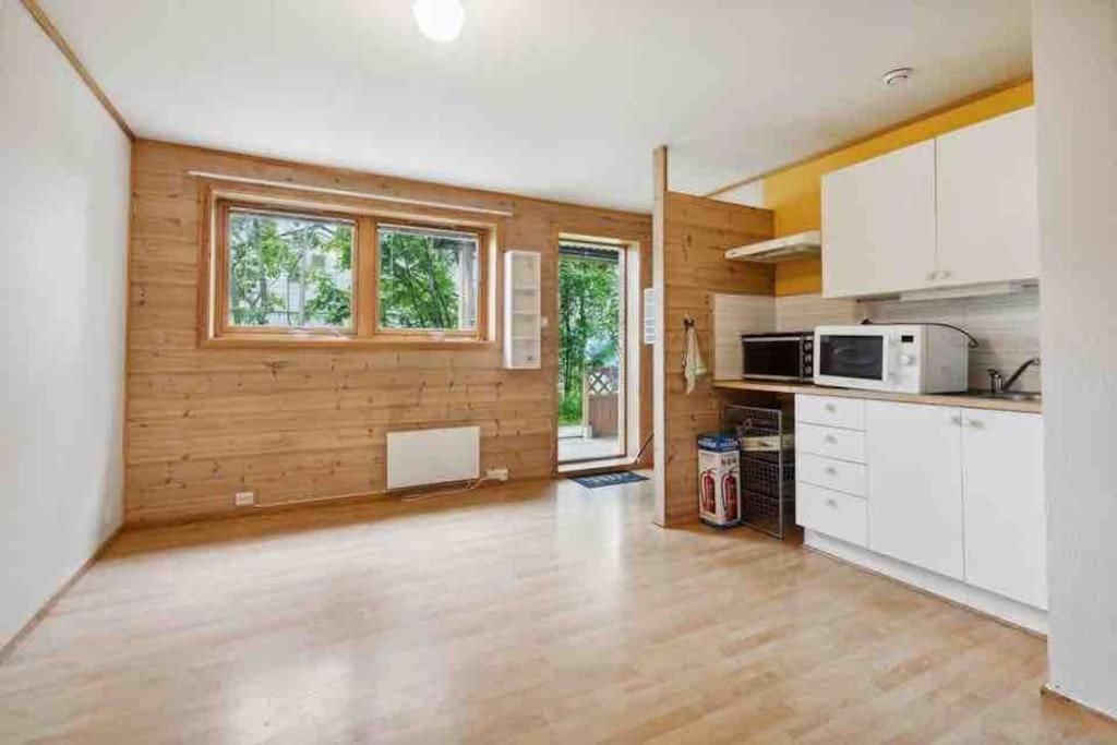 36 Sqm Studio Aparatment B Tromsø Dış mekan fotoğraf